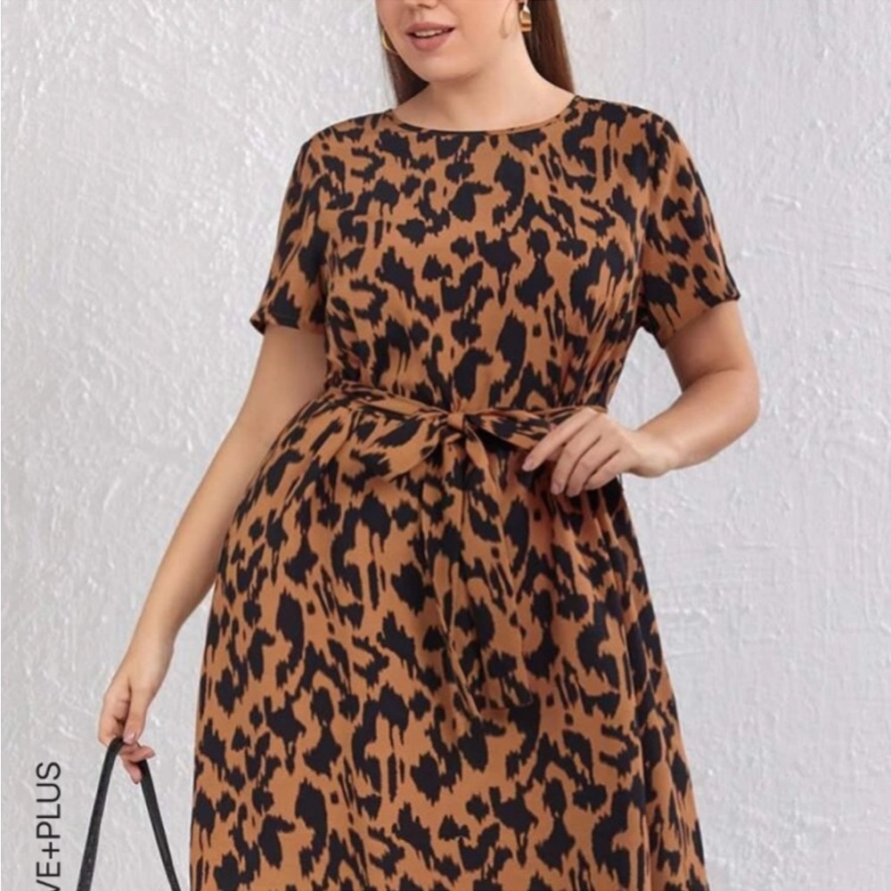 SHEIN Flowy, silky polyester